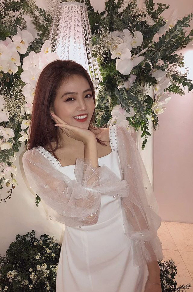 Được biết, hiện tại cô nàng vẫn đang độc thân dù xinh xắn, giỏi giang và rất năng động.