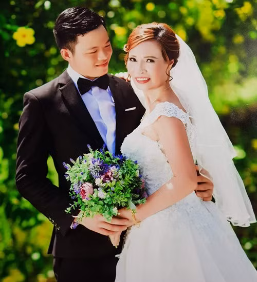 Cả 4 người đã có buổi ăn uống và trò chuyện rất vui vẻ với biểu cảm rạng rỡ qua clip bắt trend “mãi bên nhau bạn nhé”.