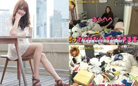 Theo kênh này chia sẻ, hot girl Nhật Bản không hề sống trong biệt thự xa hoa như mọi người vẫn tưởng. Thực chất, Manani Nishiue ở trong căn hộ đi thuê với diện tích 10m2.