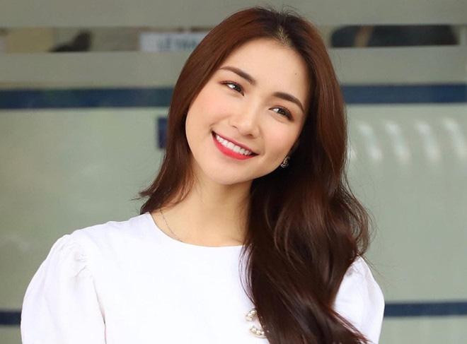 Năm 2018, Hoà Minzy công khai bạn trai doanh nhân. Mới đây có tin đồn cho rằng cô đã sinh con đầu lòng tại một bệnh viện ở TP HCM.