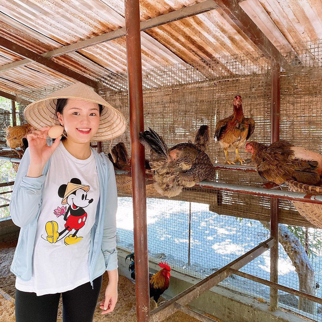 Quả thật, qua những bức ảnh gần đây có thể thấy rõ Quỳnh Anh ngày càng xinh đẹp, trẻ trung bất chấp việc có bầu.