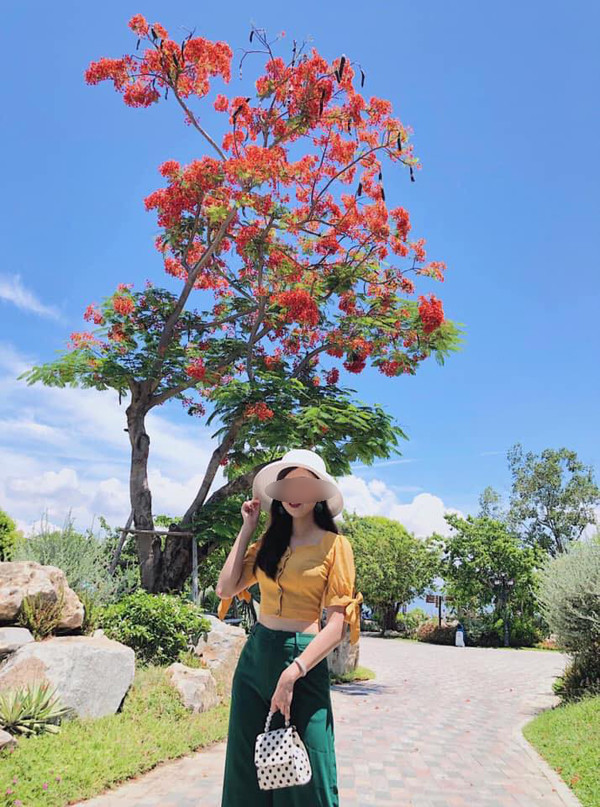 Hot girl bị tố giật chồng có một em gái sinh đôi với cái tên ná ná, vì vậy, nhiều dân mạng đã không biết mà tấn công chỉ trích cô em gái này.