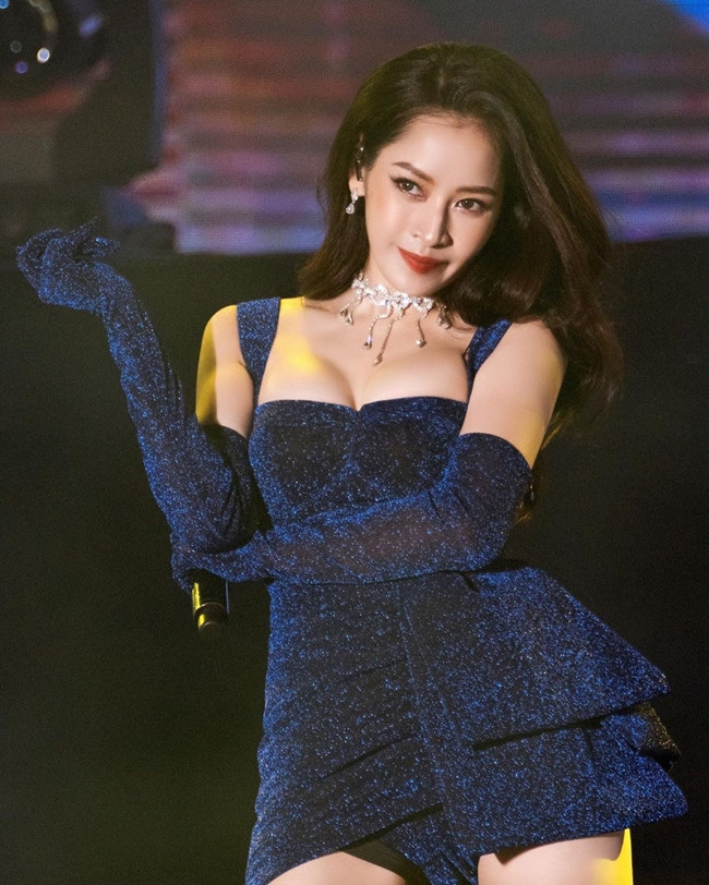 Cựu hot girl Hà thành được khen ngợi là đệ nhất mỹ nữ của Việt Nam với hơn 10 triệu người theo dõi trên các nền tảng MXH.