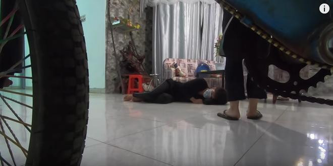 Việc mang một đại dịch đang đe doạ sức khoẻ, sự sống của người dân trên toàn cầu ra để câu view là một hành động vô cùng phản cảm. Việc làm của họ gây hoang mang, lo sợ cho cả cộng đồng. Hơn thế là đang cười cợt trên nỗi đau của người khác. Nếu khán giả của những Youtuber này là trẻ em thì hậu quả còn đáng lên án hơn bởi dẫn tới suy nghĩ lệch lạc về dịch bệnh này.