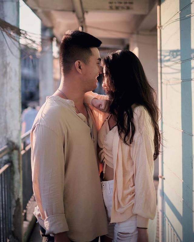 Trong khi nhà nhà, người người đang lo lắng dịch bệnh, số người được đưa đi cách ly COVID-19 ngày một đông hơn thì đâu đó vẫn còn có những câu chuyện đẹp, đáng yêu làm dịu đi không khí ngột ngạt trong những ngày căng thẳng. Điển hình là câu chuyện vớ được bạn trai vô cùng tình cờ của Võ Thị Ngọc Ánh (18 tuổi, quê Sài Gòn).