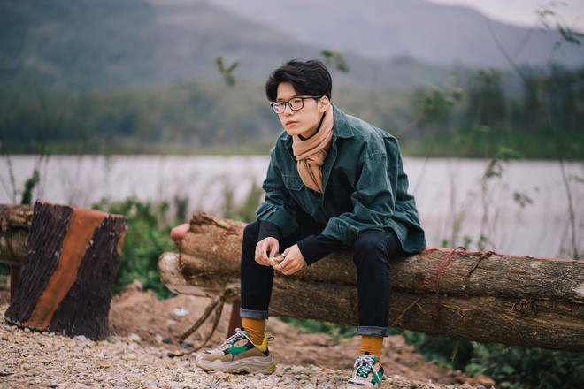 Sau khi sốt rần rần trên MXH, trang cá nhân của Công Đức đang quá tải với lời mời kết bạn, phần lớn đều đến từ hội chị em các trường Đại học.