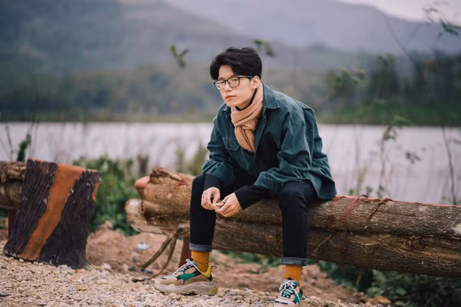 Sau khi sốt rần rần trên MXH, trang cá nhân của Công Đức đang quá tải với lời mời kết bạn, phần lớn đều đến từ hội chị em các trường Đại học.