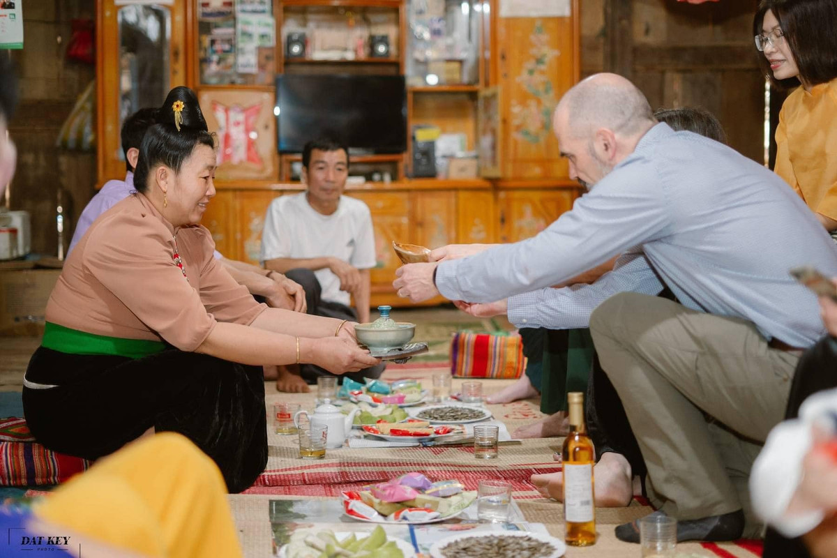 Sau đám cưới, vợ chồng son sẽ tiếp tục sống và làm việc ở Hà Nội, đắp xây tổ ấm.