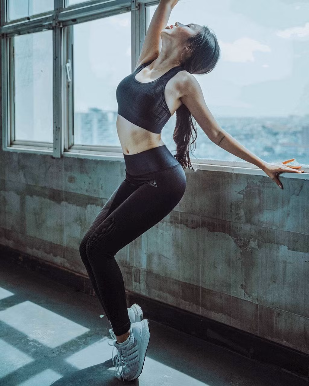 Tài khoản K.A ngưỡng mộ: "Em thích kiểu đẹp khỏe giống chị lắm. Dạo này em cũng tập gym, khi nào thấy nản lại lấy hình chị ra xem cho có động lực".