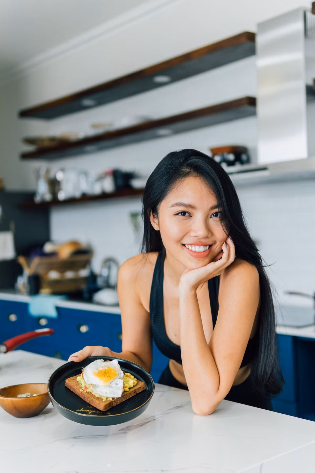 Nu PT hot nhat MXH he lo dong luc lot xac khien nhieu nguoi nga ngua