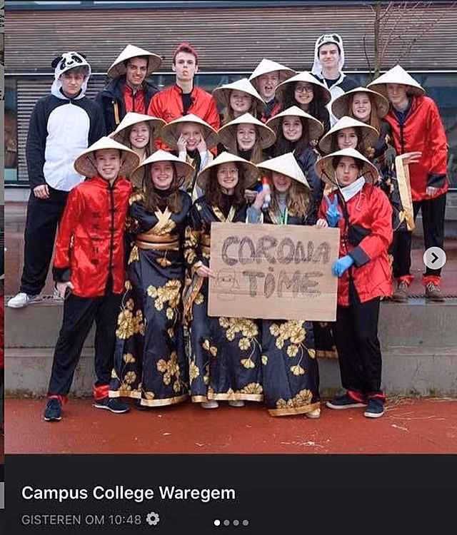 Cầm biển ám chỉ dịch Covid-19 ở châu Á, học sinh Bỉ bị chỉ trích nặng nề Cam bien am chi dich Covid-19 o chau A, hoc sinh Bi bi chi trich nang ne