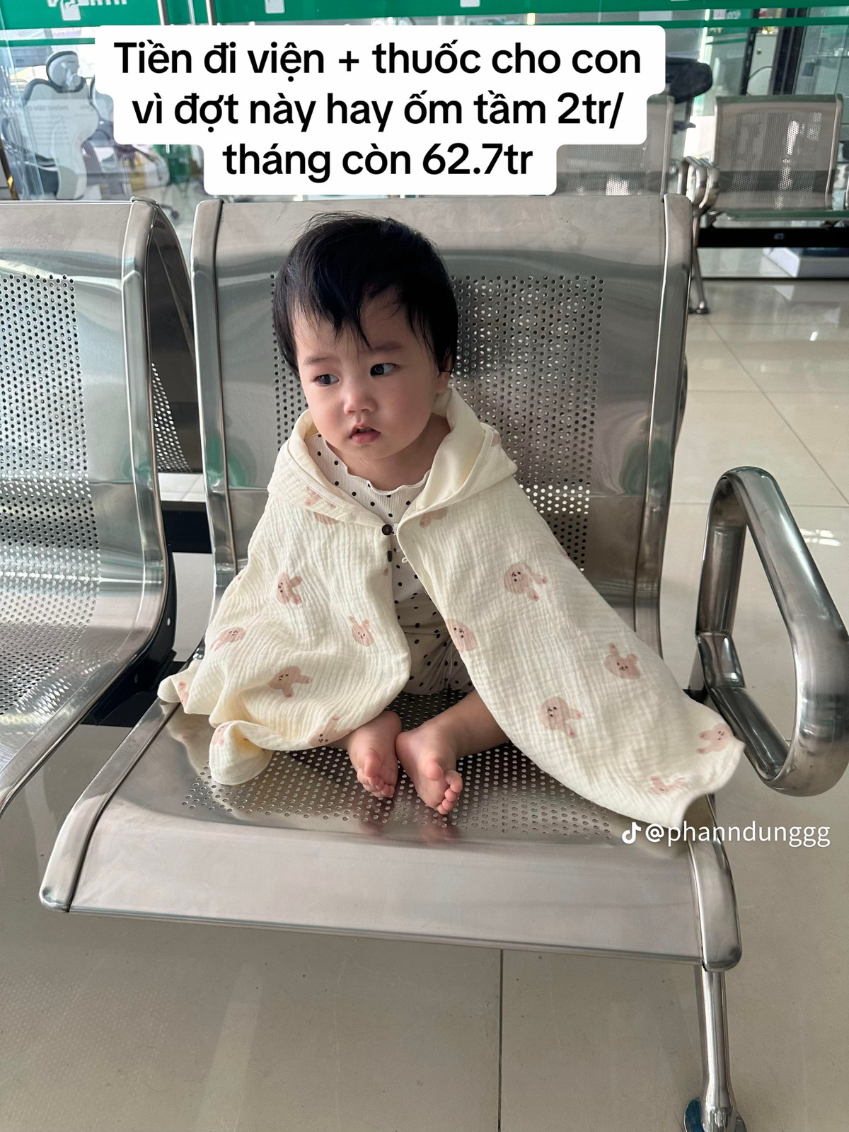 Chi phí đi khám cho em bé.