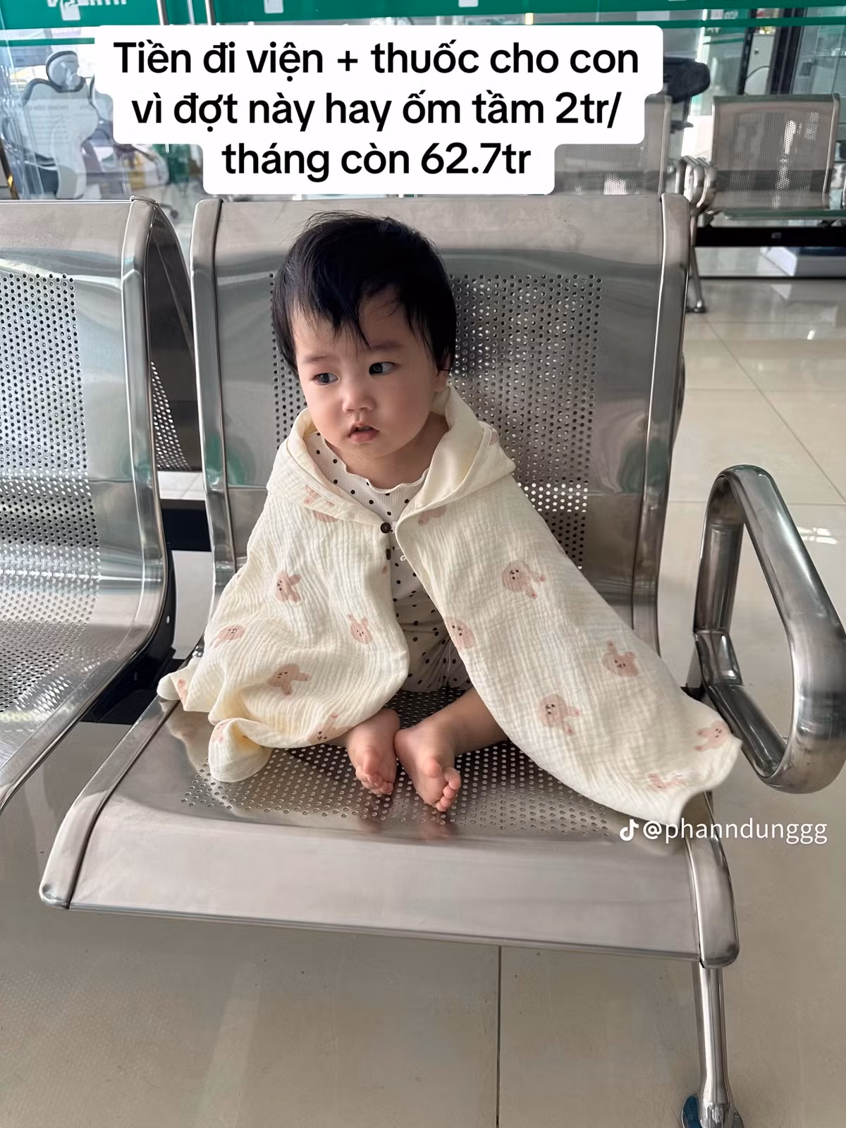 Chi phí đi khám cho em bé.