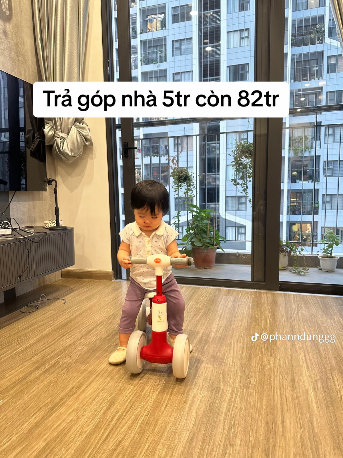 Vợ chồng hàng tháng vẫn trả góp nhà.