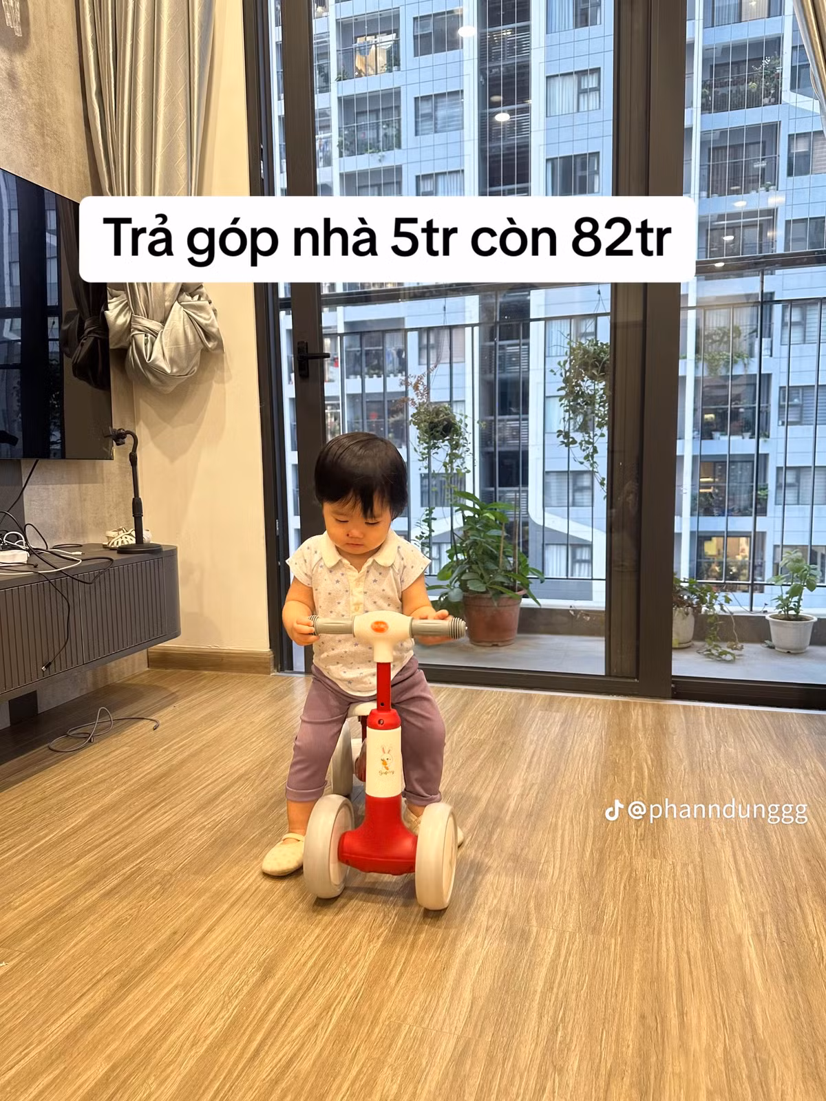 Vợ chồng hàng tháng vẫn trả góp nhà.