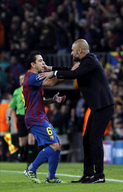  Xavi không có thể hình tốt như Pique, chẳng đi bóng giỏi như Messi nhưng anh là chủ tuyến giữa với đầu óc tư duy chiến thuật thượng thừa và mỗi bàn thắng của Barca đều phải qua chân của Xavi.