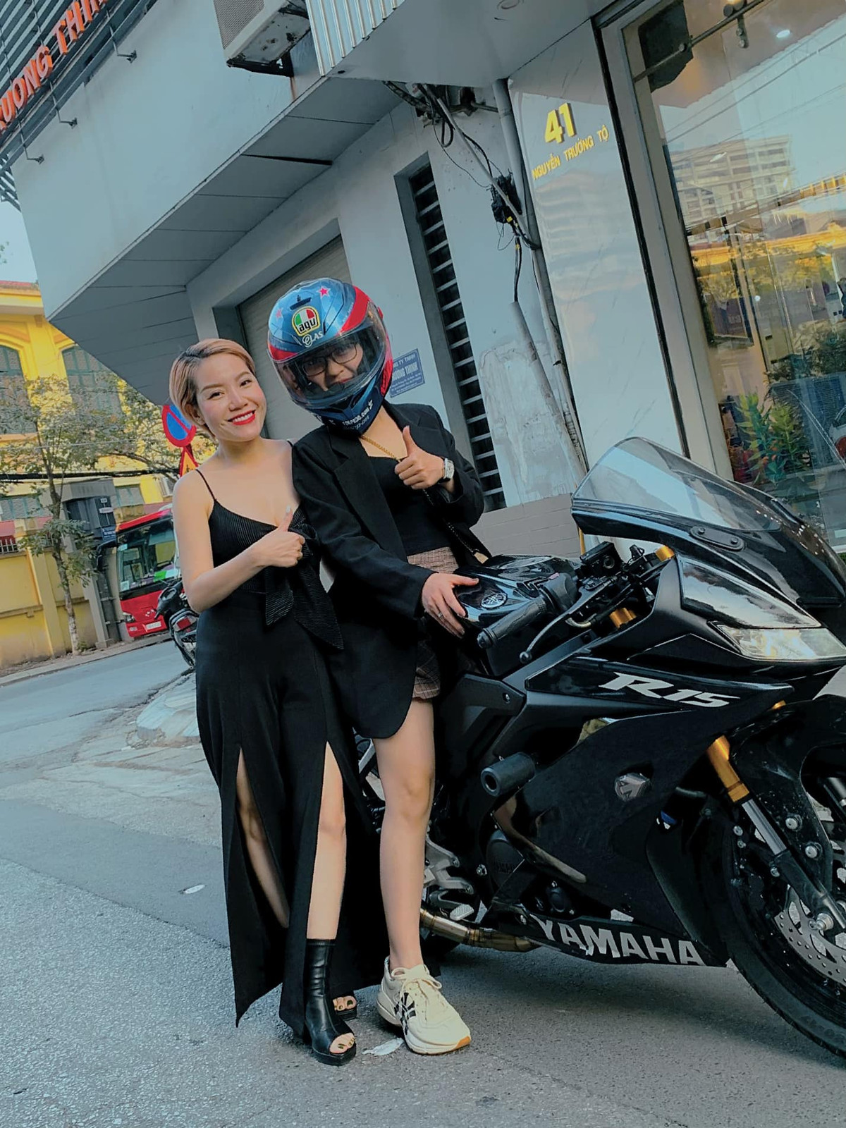 Hau chia tay Quang Hai, Nhat Le lien tuc co hanh dong la