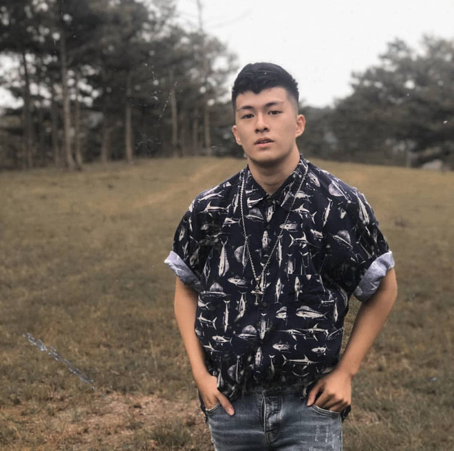 Hot boy ĐH Y dược TP HCM đó là Thái Trần Minh Tân sinh năm 2001 đến từ Đà Nẵng hiện đang là sinh viên năm nhất trường ĐH Y dược HCM.