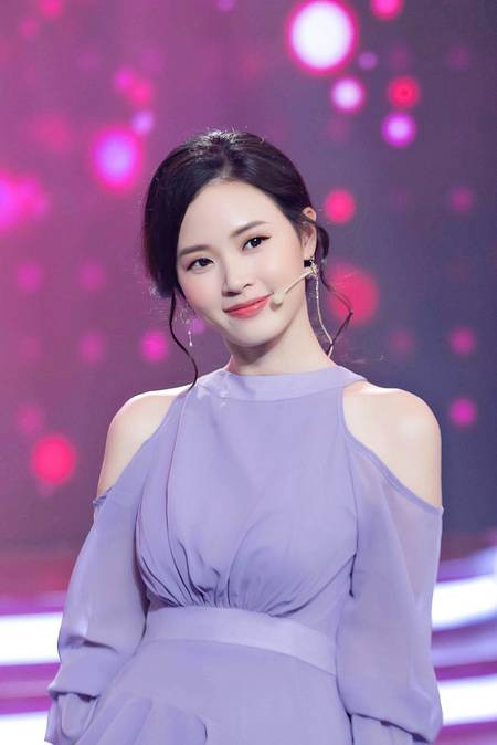 Bài đăng của Midu nhanh chóng nhận được sự quan tâm của đông đảo bạn bè, đồng nghiệp và người hâm mộ. Những nghệ sĩ như diễn viên Tiến Luật, Anh Đức, Oanh Kiều… đều bày tỏ sự đồng cảm và gửi lời động viên đến Midu. Đồng thời mong rằng, cô sẽ luôn vững vàng trước những sóng gió.