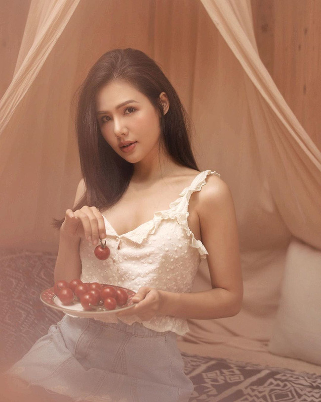 Xuất thân là hot girl rồi trở thành một diễn viên truyền hình, nhưng danh xưng hiện nay mà Phanh Lee được nhắc đến nhiều nhất là phu nhân thiếu gia Cocobay.