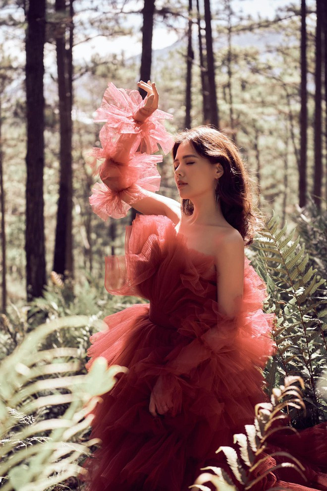 Khác với hình tượng "bánh bèo" trên phim, Phanh Lee ngoài đời táo bạo hơn rất nhiều.