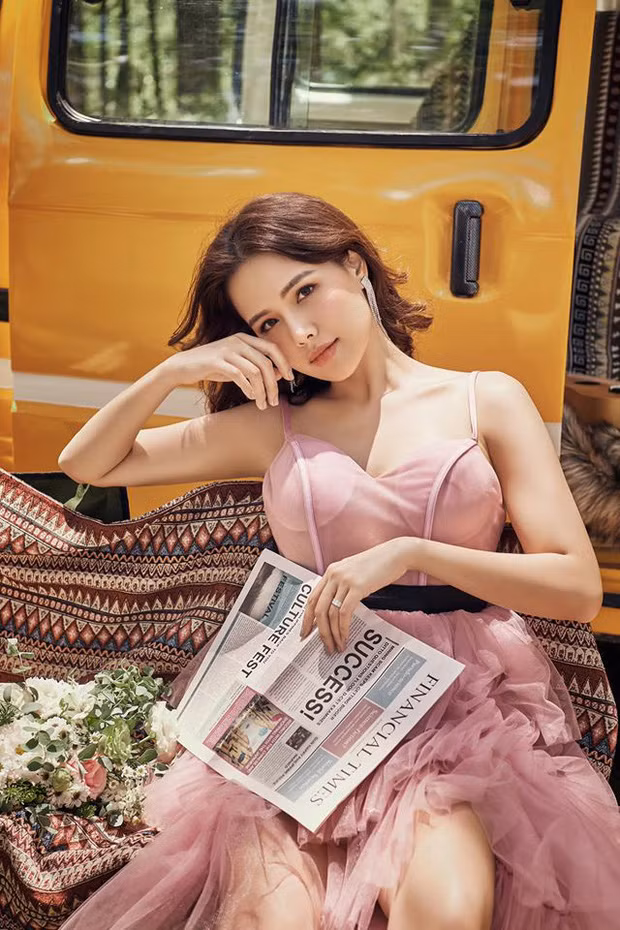 Trước khi cưới, Phanh Lee cho biết cô từng có 3 mối tình nhưng chưa yêu ai là đại gia.