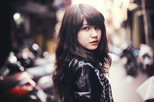 Cùng với Quỳnh Anh Shyn và Mẫn Tiên, cô bạn Lê Ngọc Hoài An là một trong những hot girl mới nổi cực dễ thương và từng gây không ít “sóng gió” trong giới teen Hà thành vào năm 2012. Cô bạn có nickname An Japan sinh năm 1996.