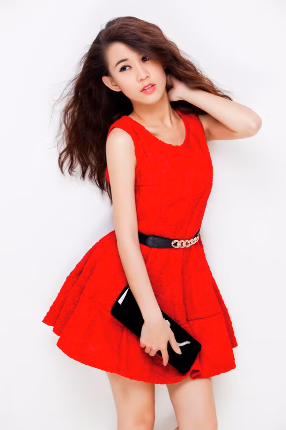 Với xuất phát điểm là mẫu ảnh, tên tuổi Ngọc Thảo dần được chú ý nhờ ngoại hình xinh xắn, đôi mắt biết nói và nụ cười hút hồn. Qua 7 năm hoạt động trong ngành giải trí, Ngọc Thảo dần gặt hái được nhiều thành công thông qua các dự án nghệ thuật mà cô tham gia, đặc sắc nhất là bộ phim sitcom “Tiệm bánh hoàng tử bé”, “Thích ăn phở".