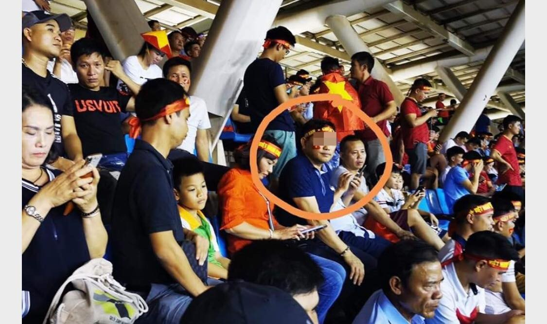 Chỉ trong thời gian ngắn, những hình ảnh liên quan tới người đàn ông này đã tràn ngập trên các trang mạng xã hội.