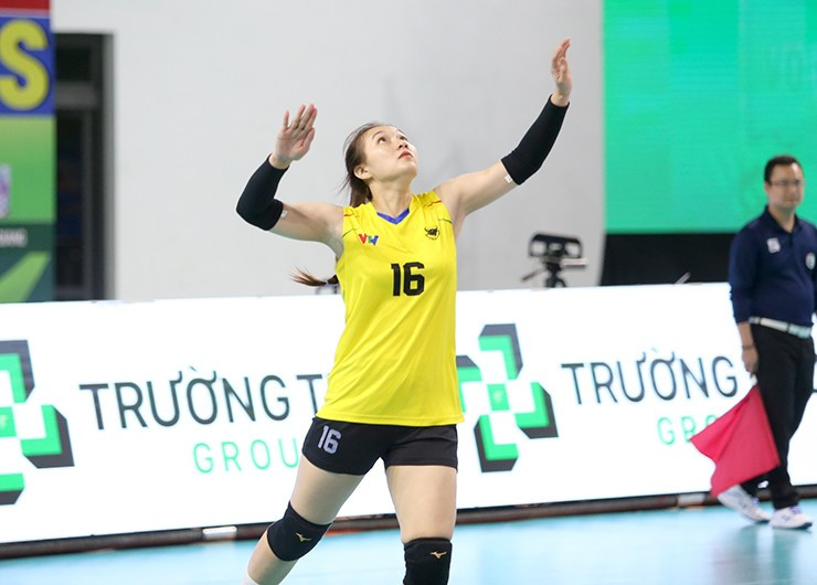 Nữ VĐV được đánh giá có lối đánh thông minh, khả năng công thủ toàn diện, xử lý bóng quyết đoán.