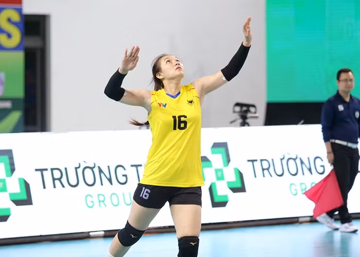 Nữ VĐV được đánh giá có lối đánh thông minh, khả năng công thủ toàn diện, xử lý bóng quyết đoán.