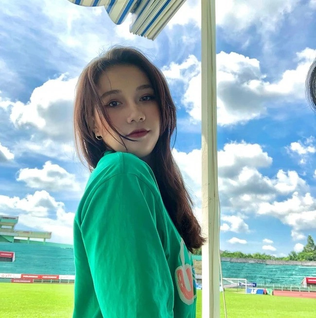 Cô nàng khá kín tiếng trên mạng xã hội.