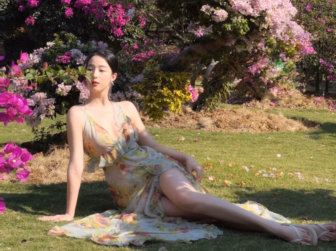 Với công việc chính là mẫu ảnh, hiện tại Zhong Qiuqiu có thể tự chủ tài chính cá nhân.