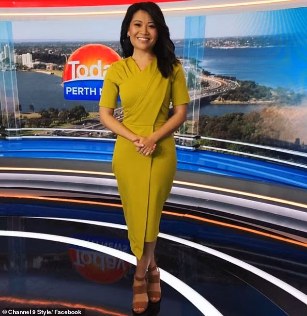 Năm 2004, nữ MC gốc Việt Tracy Võ chuyển nhà từ thành phố Perth đến Sydney để làm công việc mới là biên tập viên và phát thanh viên radio tại đài 2SM.