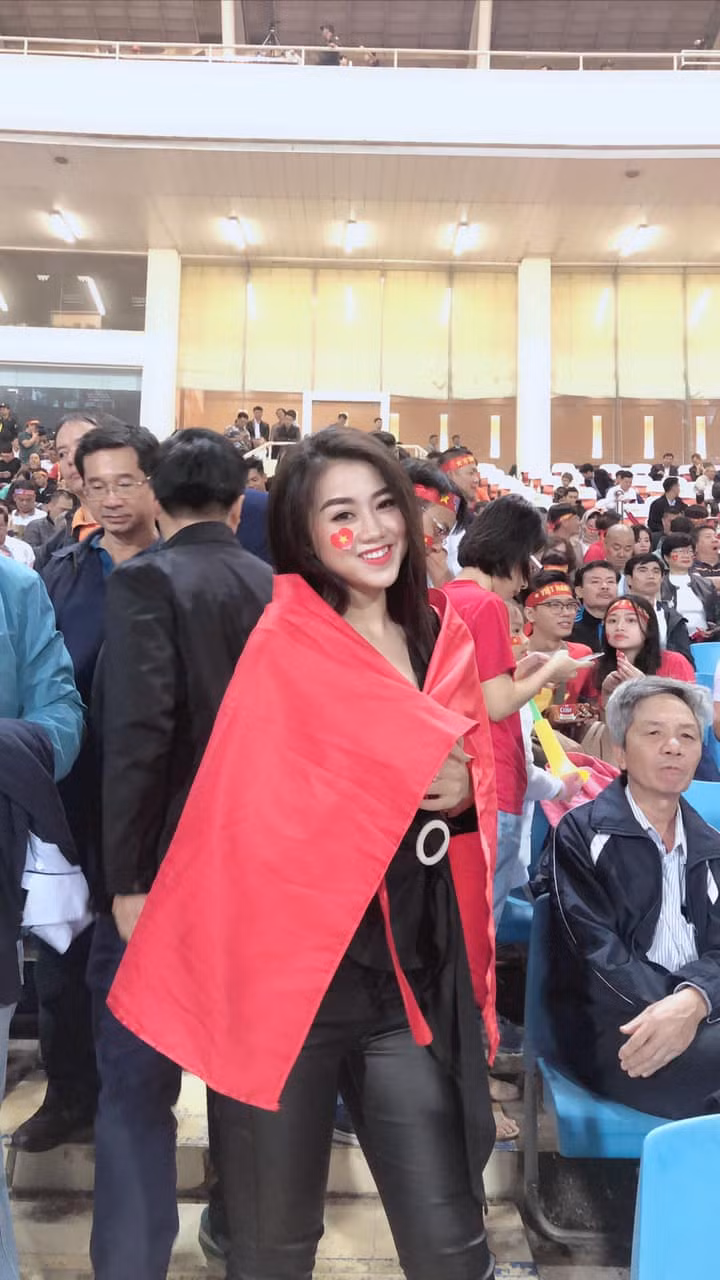 Với vẻ ngoài xinh đẹp, cuốn hút, cô gái gốc Hải Phòng là Á khôi năm 2016 của Đại học Văn hoá.