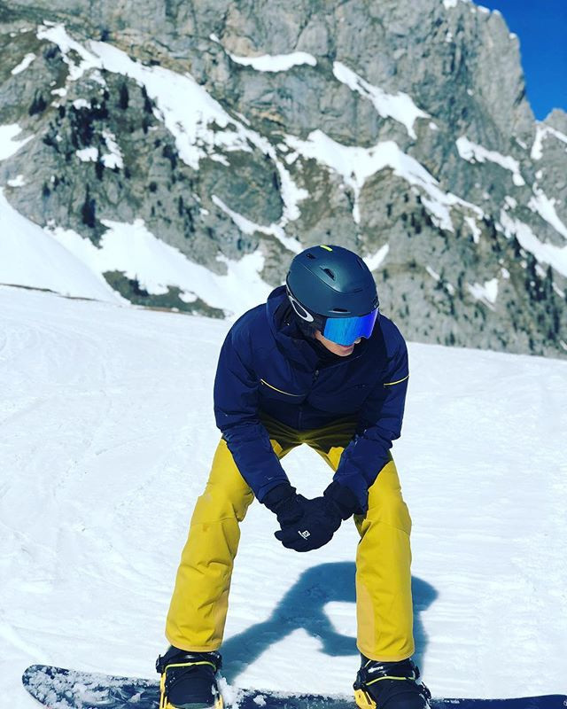 Ferdinand yêu thích du lịch và trải nghiệm nhiều môn thể thao khác nhau. Anh chơi được nhiều bộ môn như lướt ván, trượt tuyết, đua xe đạp hay điền kinh.