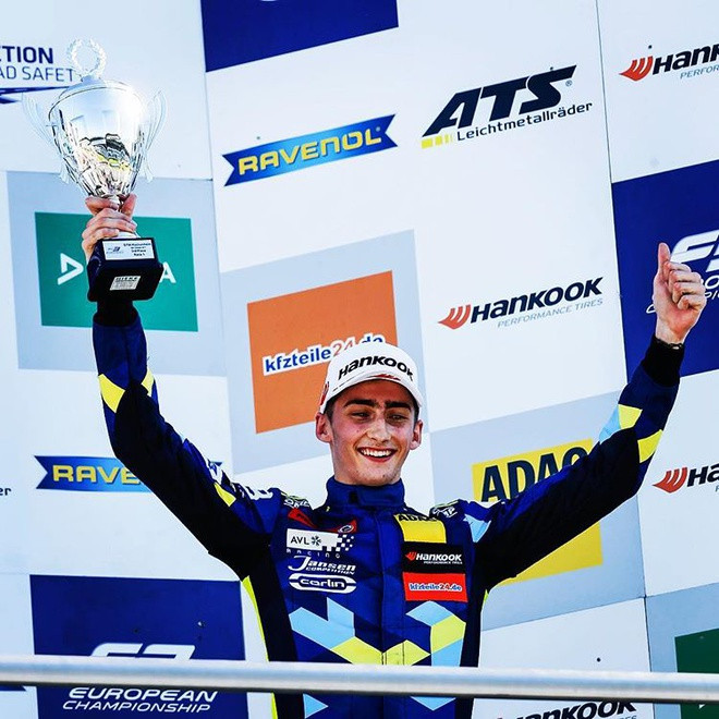 "Tôi đã rất ấn tượng và liên lạc đề nghị hợp tác với anh ấy. Đó là một tay đua tài năng, nhanh nhẹn và thông minh, tôi rất thích cách tiếp cận kỹ thuật đua xe của anh ấy", Vincent Vosse - đại diện đội đua W Racing Team nơi Ferdinand đang thi đấu - nói.