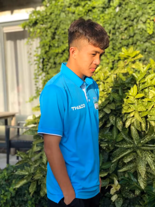 Tại vòng loại U19 châu Á vừa qua, Thanh Khôi có pha ghi bàn từ ngoài vòng cấm ở phút thứ 64, đem lại bàn thắng đầu tiên trong chiến thắng 3-0 của U19 Việt Nam trước U19 Mông Cổ vô cùng ấn tượng.