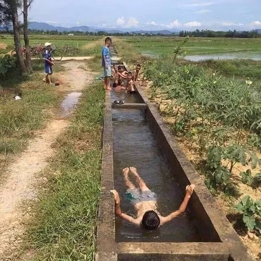 Bể bơi thiên nhiên.