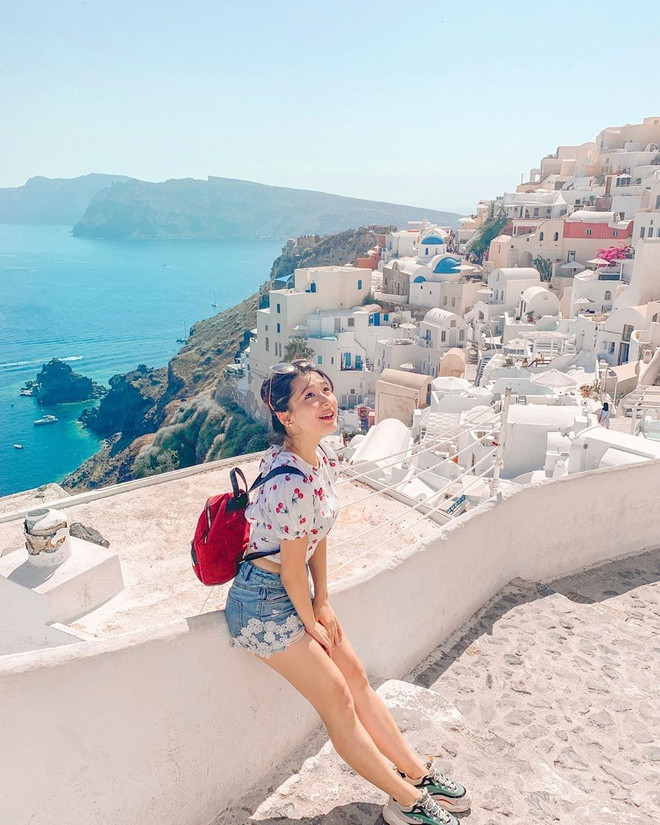 Trong bài phỏng vấn gần đây với hk01, Jocelyn một lần nữa khẳng định cô không muốn mọi người quá chú tâm tới lai lịch của mình. “Tôi luôn làm việc chăm chỉ như bao đồng nghiệp để có thêm cơ hội phát triển khả năng diễn xuất. Tôi không muốn cứ mãi bị nhắc tới kèm gia thế của mình”, cô nói.