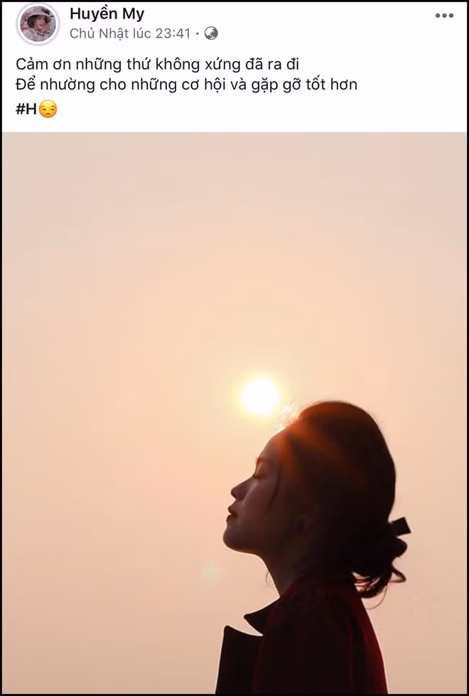 Khi tải hình ảnh, Huyền My còn sử dụng hashtag #H, có thể là viết tắt của tên Hải, hơn thế cô còn thông tin đến bạn bè rằng "H đang bận tập" hoàn toàn trung khớp với thời gian Quang Hải đang thi đấu tại SEA Games 30.