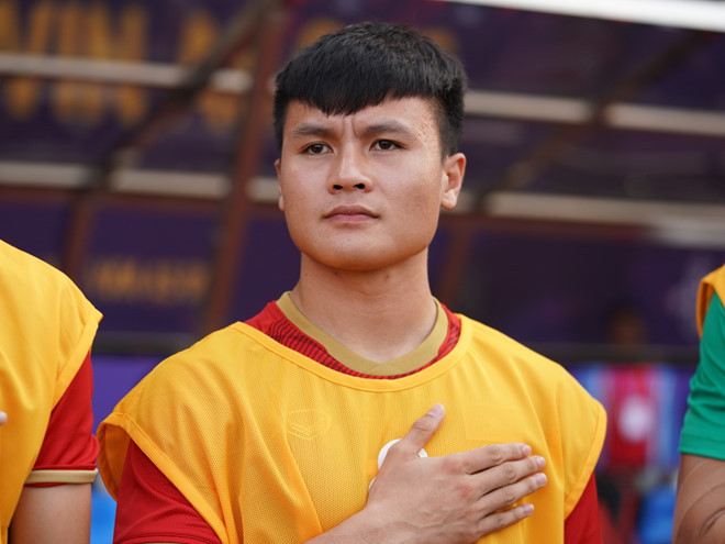  Quang Hải là một trong những cái tên được quan tâm nhất của bóng đá Việt Nam thời điểm hiện tại. Anh là cầu thủ khiến cả Đông Nam Á phải kiêng dè.