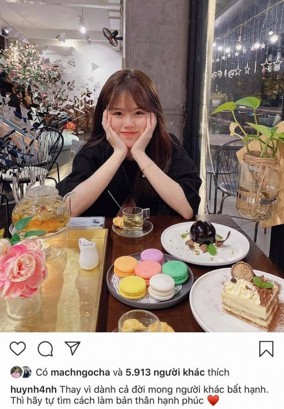 Về phần Huỳnh Anh, sau khi công khai hẹn hò với cầu thủ nổi tiếng nhất Việt Nam, cô nàng nhận về không ít sự chỉ trích của cộng đồng mạng.