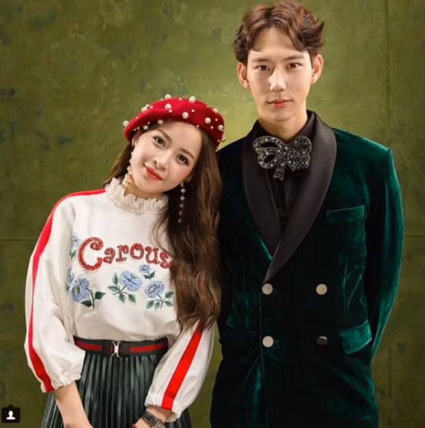 Trong một thời gian dài, Chi Pu được cho là đang yêu nam diễn viên người Hàn Jin Ju Hyung khi liên tục bị bắt gặp thân mật và cùng nhau đi du lịch nhiều nơi, dù chưa bao giờ cô lên tiếng xác nhận.