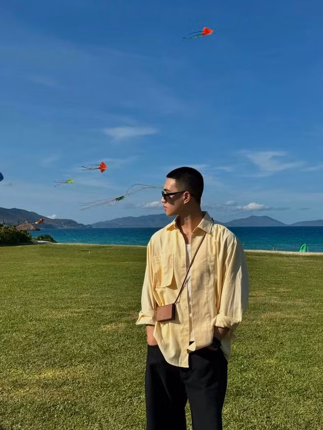 Trước đó, Trung Dũng cũng trải qua quãng thời gian học phi công khá dài trong nước và có hơn 1 năm huấn luyện ở Aviator College (Florida, Mỹ) - một trong những trường đào tạo phi công top đầu ở Mỹ.