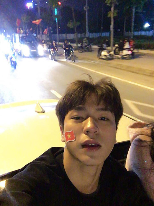 Tối 10/12, U22 Việt Nam có chiến thắng 3-0 trước U22 Indonesia tại trận chung kết SEA Games 30 bộ môn bóng đá nam khiến cả nước vui mừng, dắt xe ra đường đi "bão".