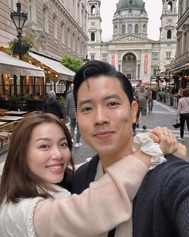 Cặp đôi thường xuyên khoe những khoảnh khắc đi du lịch nhiều nơi trên thế giới.