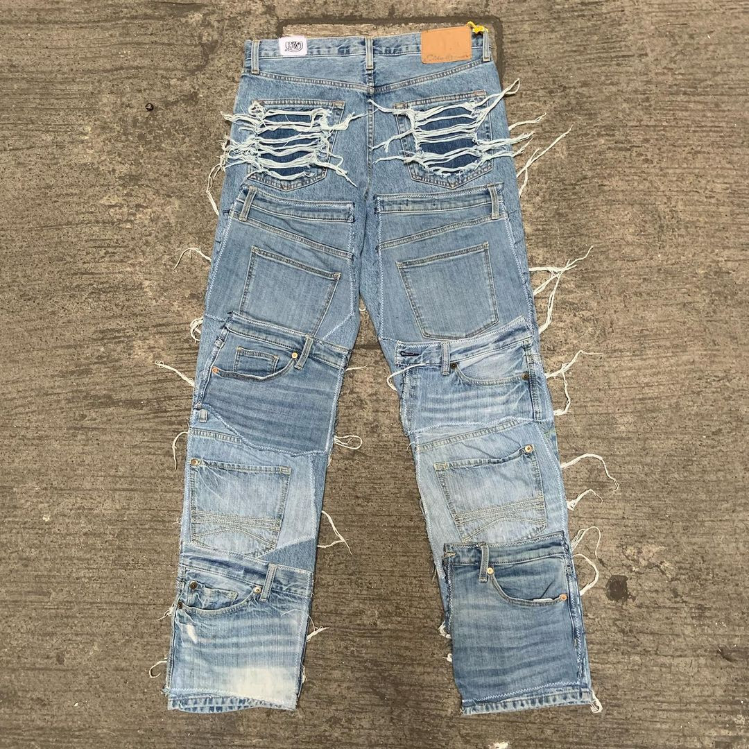 Có ai muốn thử chiếc quần "được làm từ rất nhiều chiếc quần" này không?