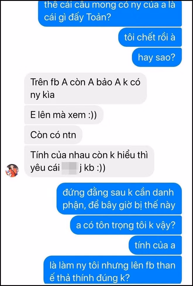 Vừa lên đường sang Hàn Quốc tập huấn cùng U23 Việt Nam, Văn Toản bất ngờ bị bạn gái cũ là Nguyễn Nguyệt Hà, Á khôi Á khôi FC Barcelona Vietnam tố "bắt cá hai tay" và ngang nhiên "cắm sừng" cô.