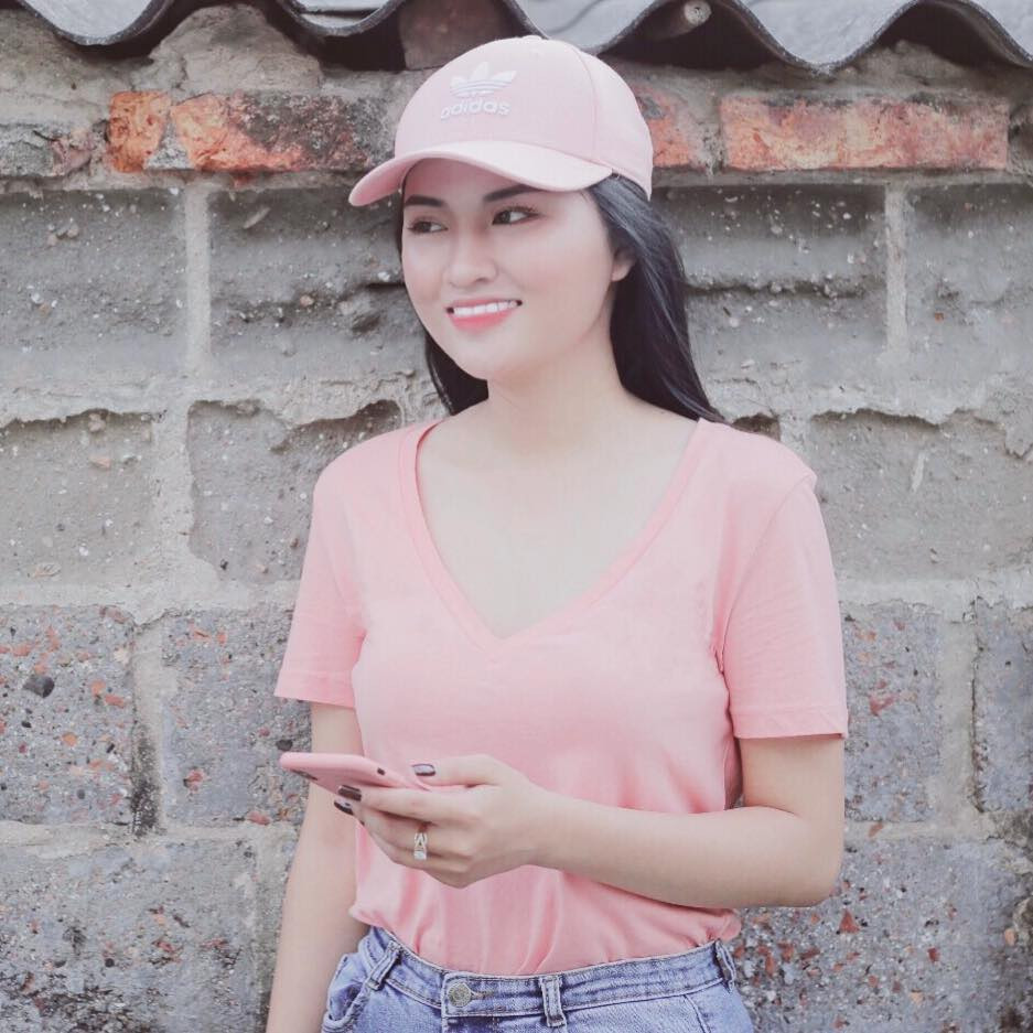 Hiện tại, "phốt" của Văn Toản vẫn đang là tâm điểm chú ý của người hâm mộ. Mặc kệ nam chính vẫn đang tập huấn bên Hàn Quốc và không chịu lên tiếng thì hai nàng người yêu cũ và mới đã cãi nhau toán loạn.